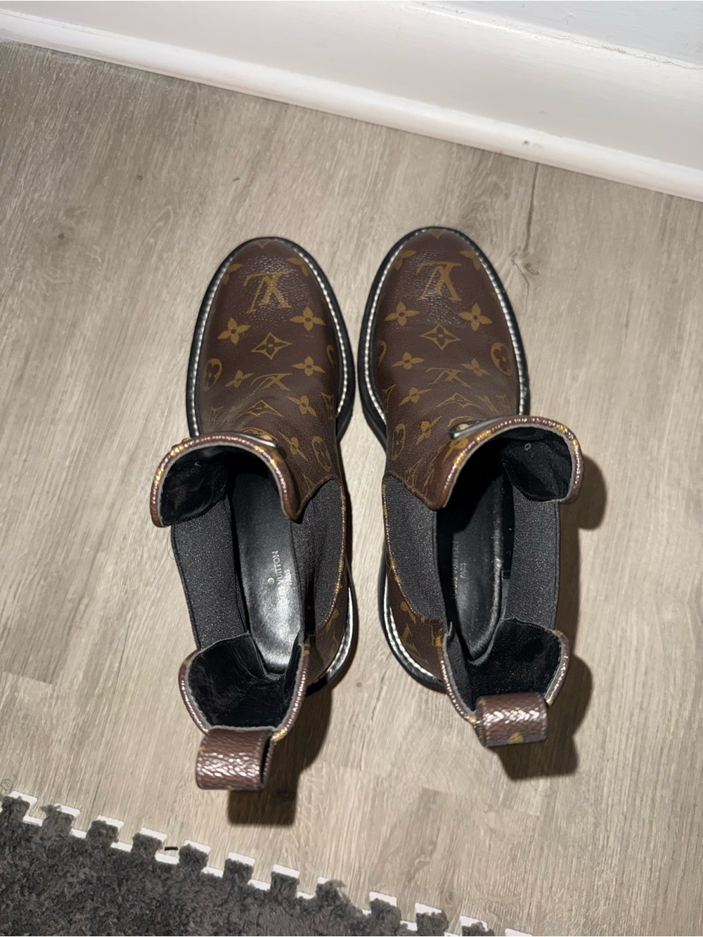Louis Vuitton Patent Monogram Beaubourg Ankle Boots - Picture 7 of 12